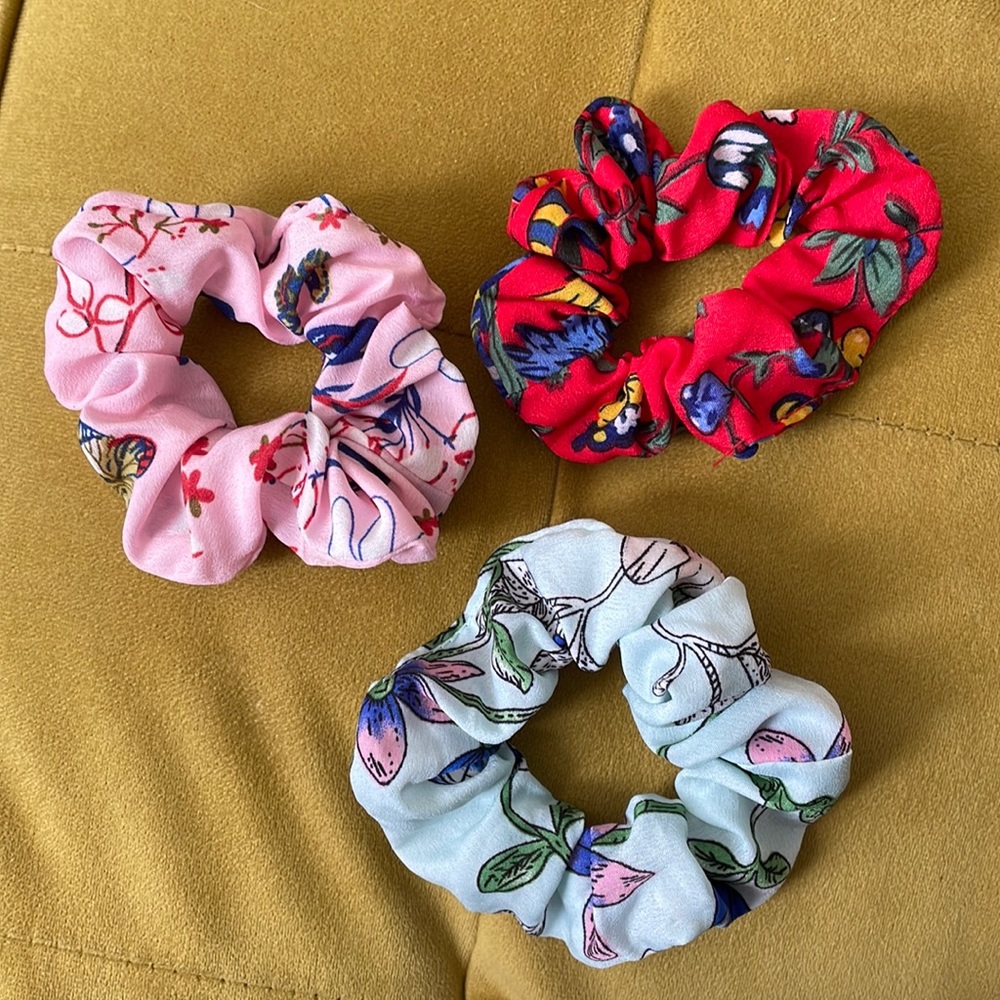 Floral Scrunchie Set🌺🌿